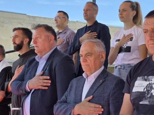 Splitsko-dalmatinska županija: Župan Boban na 30. memorijalnom turniru u Aržanu: »Dok hrvatsko srce bije, uspomena na Josipa Jovića izgubiti se ne smije«
