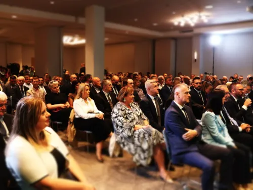 Krapinsko-zagorska županija: Zamjenica Petek na svečanoj sjednici Županijske skupštine Zagrebačke županije