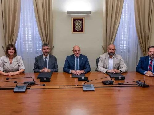 Dubrovačko-neretvanska županija ᶠ: Sigurnije digitalno okruženje za našu djecu i mlade!