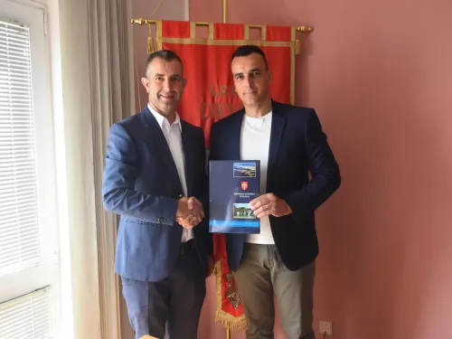 Šibensko-kninska županija ᶠ: Župan Paško Rakić i gradonačelnik Drniša Tomislav Dželalija danas su ...