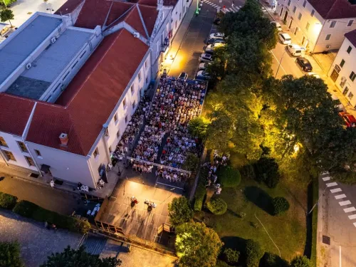 Šibensko-kninska županija ᶠ: Jučer je u Drnišu otvoreno 6. izdanje kazališnog festivala GoodFEST!