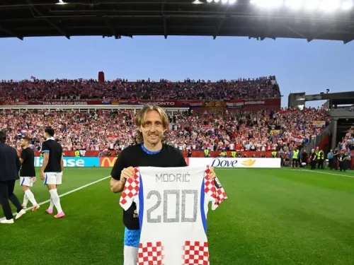 Zadarska županija ᶠ: Čestitke kapetanu Luki Modriću na 200. nastupu u dresu Vatrenih