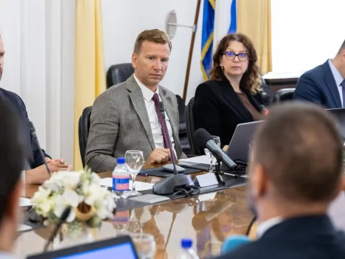 Zadarska županija ᶠ: Prvih 12 obitelji dobiva subvencionirane stambene kredite