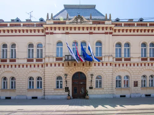Osječko-baranjska županija: Objavljeni javni pozivi za potpore poduzetnicima, mladima, obrazovnim institucijama i vjerskim zajednicama