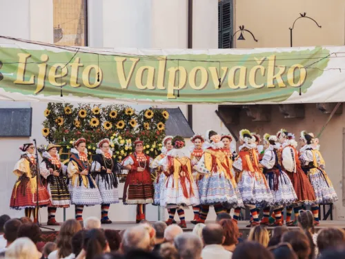 Osječko-baranjska županija: Smotrom folklora završeno 58. Ljeto valpovačko