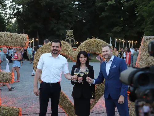 Osječko-baranjska županija: Srpanjskim izdanjem Večeri vina i umjetnosti završen Vinski mjesec u Osječko-baranjskoj županiji