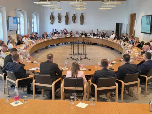 Vukovarsko-srijemska županija ᶠ: Gospodarski forum »Dunavska regija na prekretnici vremena - oblikovanje ...