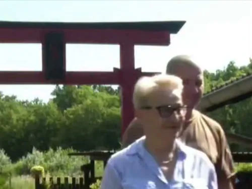 Vukovarsko-srijemska županija ᶠ: U japanskom vrtu bračnog para Brkić iz Vinkovaca, jedan ritual ipak ...