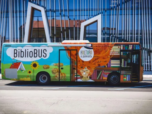 Vukovarsko-srijemska županija: Dvostruko slavlje Bibliobusa: 20 godina na kotačima i dar Županije za ulazak u novu VR dimenziju