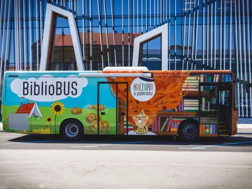 Vukovarsko-srijemska županija ᶠ: Dragi naši Bibliobus Vukovarsko-srijemske županije Gradska knjižnica ...