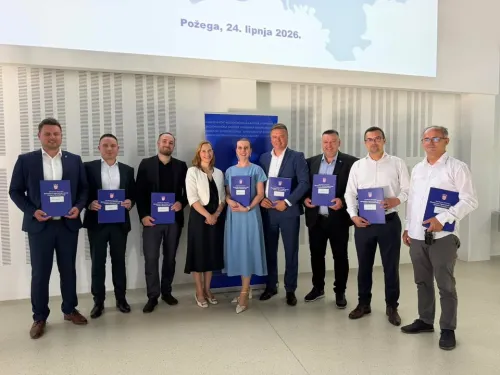 Virovitičko-podravska županija ᶠ: U Požegi su danas svečano uručeni ugovori za projekte u okviru Programa ...
