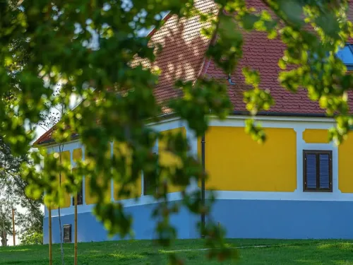 Virovitičko-podravska županija ᶠ: Ovo je rodna kuća Petra Preradovića u Grabrovnici.