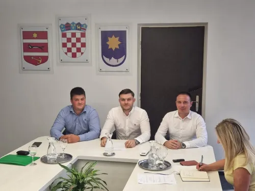 Virovitičko-podravska županija ᶠ: Održana konstituirajuća sjednica Savjeta mladih Grada Slatine: ...