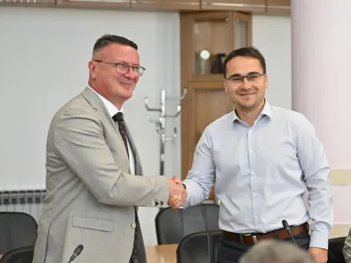 Brodsko-posavska županija ᶠ: Brodsko-posavska županija potpisala je ugovor za izradu cjelokupne ...