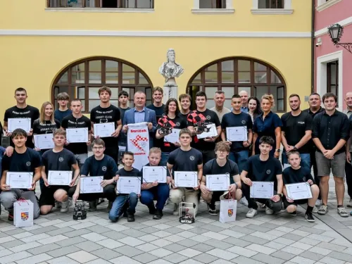 Varaždinska županija ᶠ: ČESTITKE ROBOTIČARIMA I SAVATE BORCIMA!
