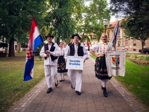 Varaždinska županija ᶠ: KOD VILE BEDEKOVIĆ SVEČANO JE OTVOREN 5. JUBILARNI MEĐUNARODNI ...