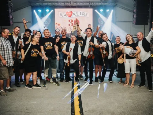 Varaždinska županija ᶠ: KAVALIRI 30. ROĐENDAN PROSLAVILI VELIKIM KONCERTOM U CVETLINU