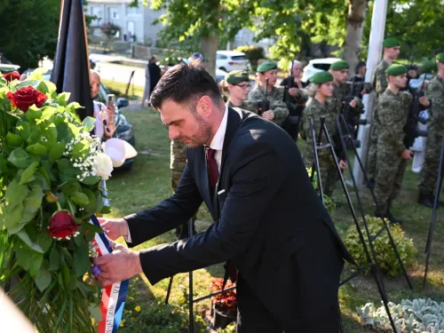Sisačko-moslavačka županija: Dan hrvatskih branitelja SMŽ: njihova hrabrost učinila ih je najvećim junacima u hrvatskoj povijesti