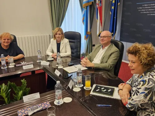 Primorsko-goranska županija ᶠ: Zamjenik župana Toni Štimac i pročelnica Ermina Duraj sa suradnicima ...