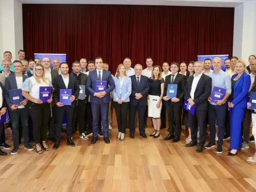 Ličko-senjska županija: Ličko-senjskoj županiji dodijeljeno 103 tisuće eura za hitnu medicinsku službu u Donjem Lapcu i energetsku obnovu ambulante u Udbini